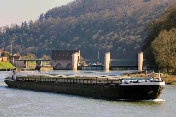 Barcaça Pescoço Barragem Neckarsteinach — Fotografia de Stock