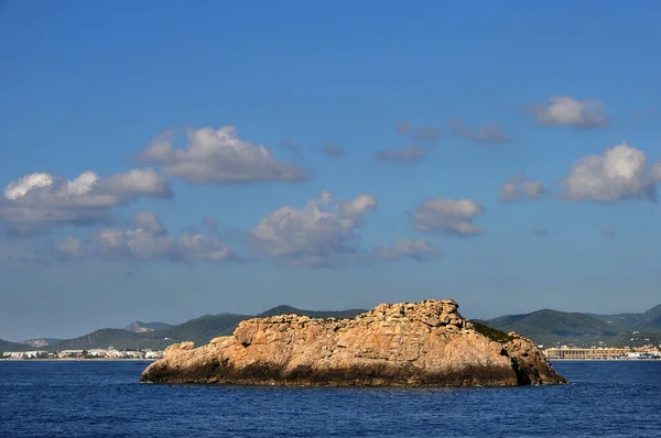 Felsen Vor Der Küste Von Ibiza Stadt — Stockfoto