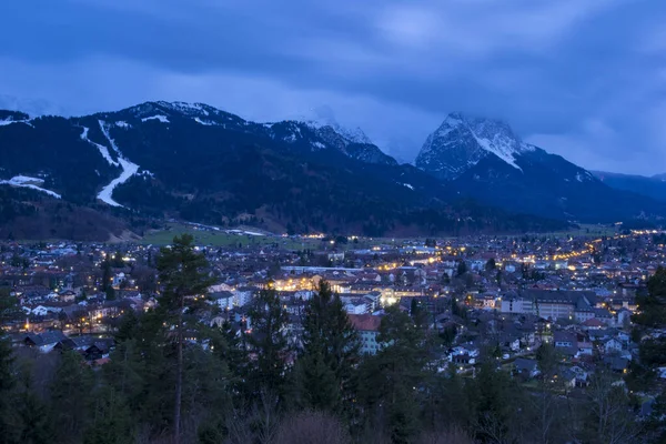 Blick Auf Garmisch Partenkirchen Frühling Abend — Stockfoto