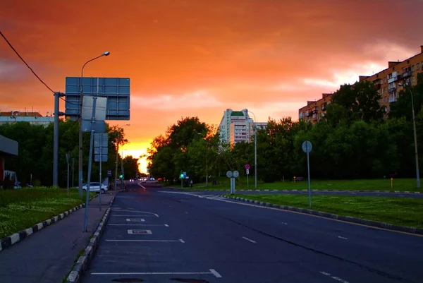 Kolorowy Wieczór Zachodu Słońca Lecie Moskwie Południowo Zachodniej Dzielnicy — Zdjęcie stockowe