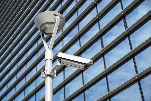 Kamera Monitoringu Lub System Nadzoru Budynku Biurowym — Zdjęcie stockowe