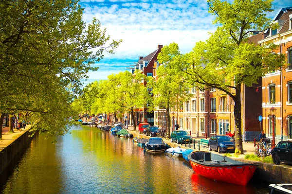 Tradiční Staré Budovy Amsterdamu Nizozemsko — Stock fotografie