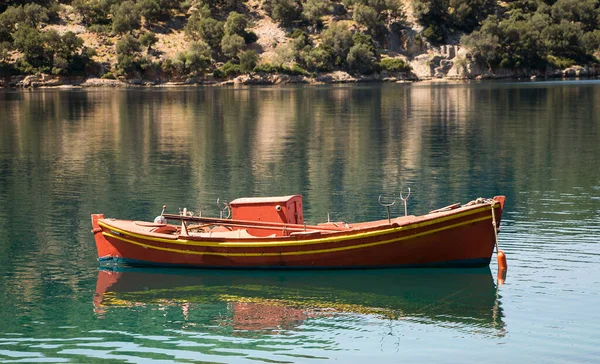 Barco Pesca Tradicional Grego Mediterrâneo Pré Temporada Uma Atmosfera Atmosférica — Fotografia de Stock