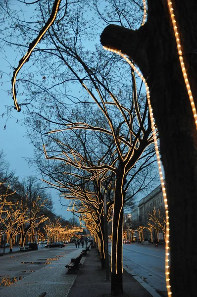 Εορταστικά Φώτα Στους Δρόμους Του Κέντρου Του Βερολίνου Γερμανία — Φωτογραφία Αρχείου