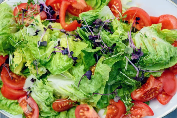 Salada Verão Mista Prato Chão Madeira — Fotografia de Stock