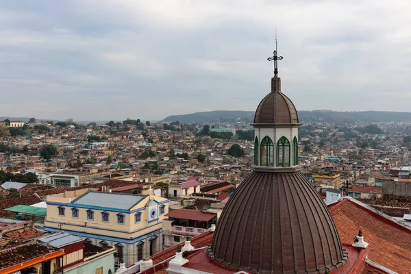 Panorama Centro Cidade Com Casas Antigas Torre Catedral Bairros Pobres — Fotografia de Stock