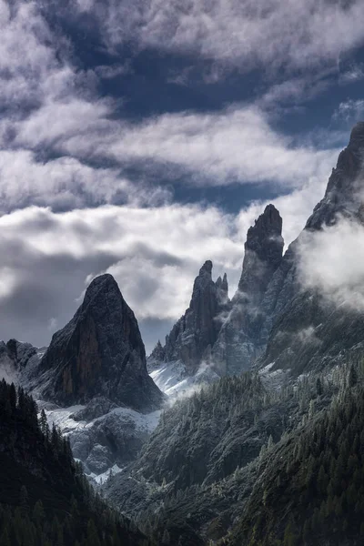 Valle Peces Con Doce Hulla Dolomitas Tirol Del Sur —  Fotos de Stock