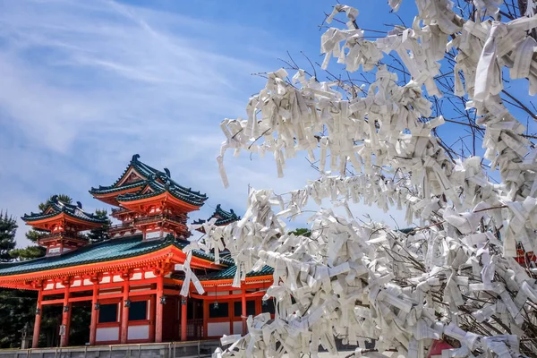 Templo Del Santuario Heian Jingu Del Árbol Omikuji Kyoto Japón —  Fotos de Stock