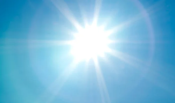 Ζεστό Λαμπερό Φως Του Ήλιου Εκθαμβωτικά Ζωντανή Ακτίνες Ένα Ηλιόλουστο — Φωτογραφία Αρχείου