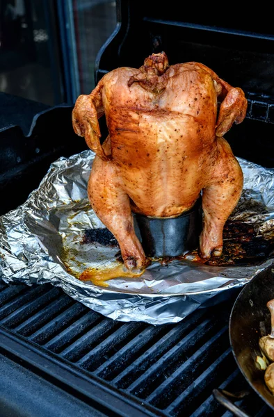 Crunchy Grilled Completely Chicken Sitting Barbecue — Stock Photo, Image