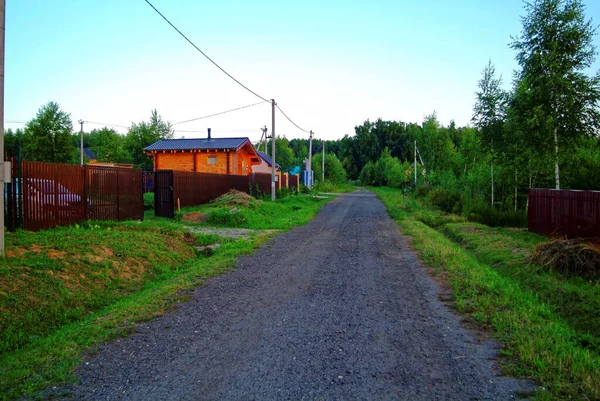 Camino Pueblo Vacaciones Verano Atardecer Rusia —  Fotos de Stock