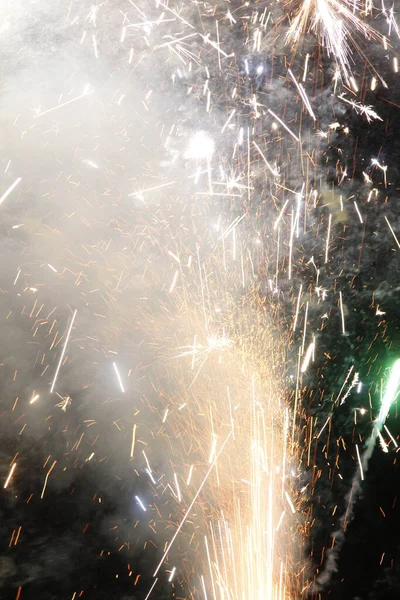 Feuerwerk Als Nächtlicher Brunnen Mit Langer Belichtung — Stockfoto