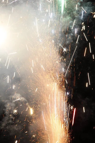 Fuochi Artificio Come Fontana Notte Con Lunga Esposizione — Foto Stock