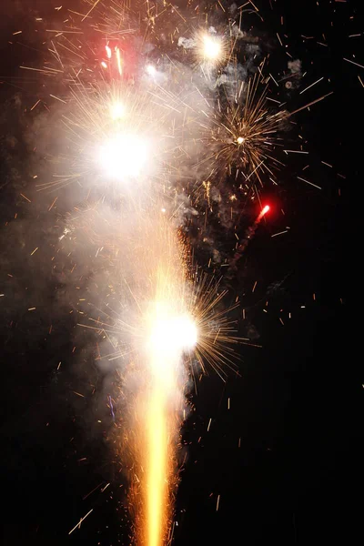 Fuegos Artificiales Como Fuente Noche Con Larga Exposición — Foto de Stock