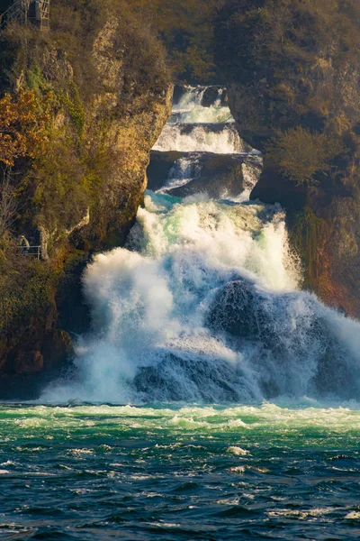 Reno Cade Schaffhausen Piccola Caduta Tra Rocce — Foto Stock