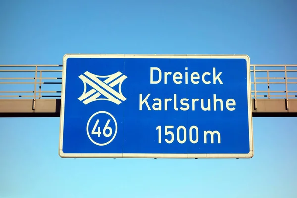 Автострада Знак Треугольника Карлсруэ — стоковое фото