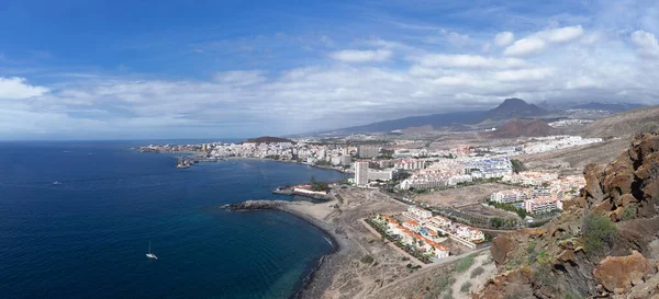 Tenerife Adasındaki Los Cristianos Tatil Köyünün Panoramik Manzarası Kanarya Adaları — Stok fotoğraf