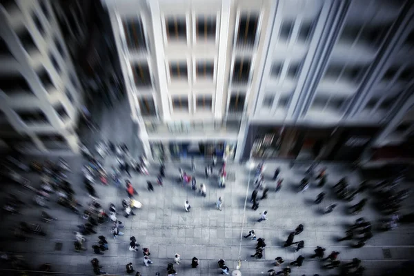 Μια Υπερυψωμένη Θέα Των Ανθρώπων Που Περπατούν Ώρα Αιχμής — Φωτογραφία Αρχείου