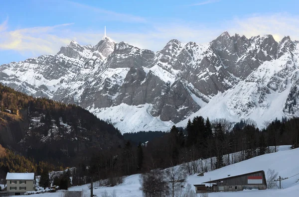 Güzel Alpler Dağlarına Bakın — Stok fotoğraf