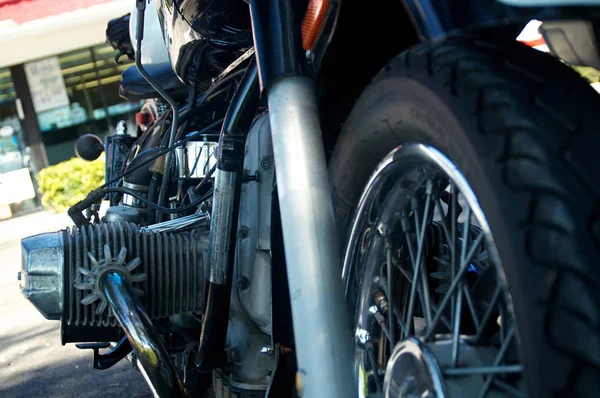 Close Porção Motocicleta Vintage Com Cabeças Laterais Deslocador Suicídio — Fotografia de Stock