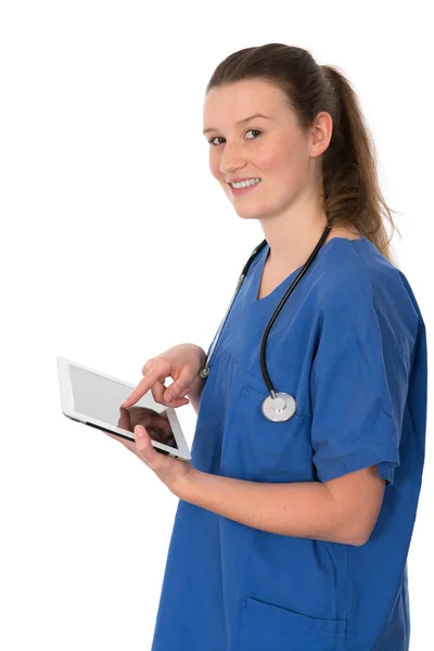 Ung Kvinnlig Läkare Som Arbetar Med Tablettdator — Stockfoto