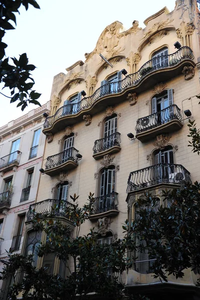 巴塞罗那 古老建筑的漂亮立面 — 图库照片