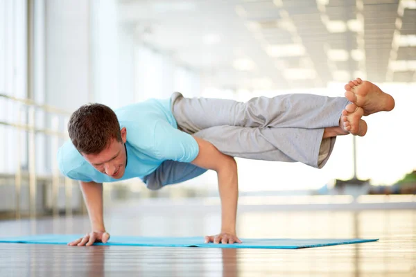 Manusia Berlatih Sangat Sulit Asana — Stok Foto