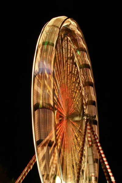 Riesenrad Karussell Freizeitpark — Stockfoto