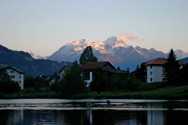 Remo Algumas Voltas Lago Laax Logo Após Trabalho Antes Que — Fotografia de Stock