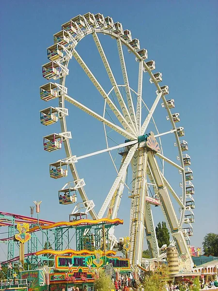 Carrusel Gigante Rueda Del Hurón Parque Atracciones —  Fotos de Stock