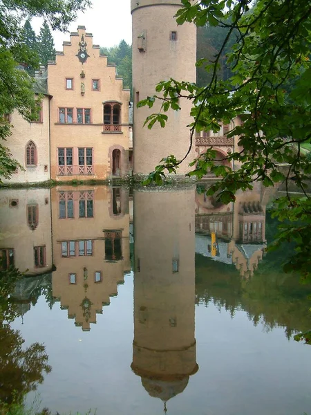 Hrad Mespelbrunn Špessartu Deštivém Počasí — Stock fotografie