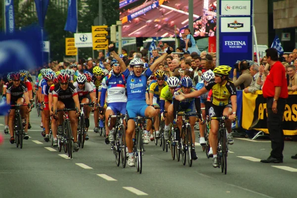 在纽伦堡Altstadtring周围的自行车比赛 意大利的Giorgia Bronzoni获胜 — 图库照片