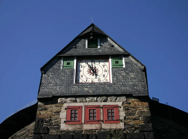 Malebný Pohled Majestátní Středověkou Hradní Architekturu — Stock fotografie