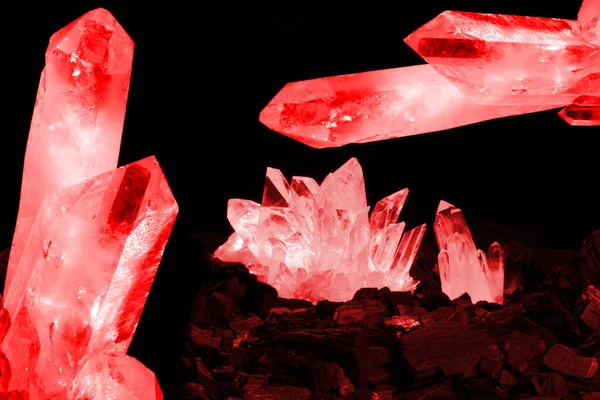 Bergkristallロッククリスタル 明快さと活力のための癒しの石 — ストック写真