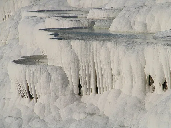 トルコで最も訪問された自然の驚異の一つである石灰岩の後のテラス — ストック写真