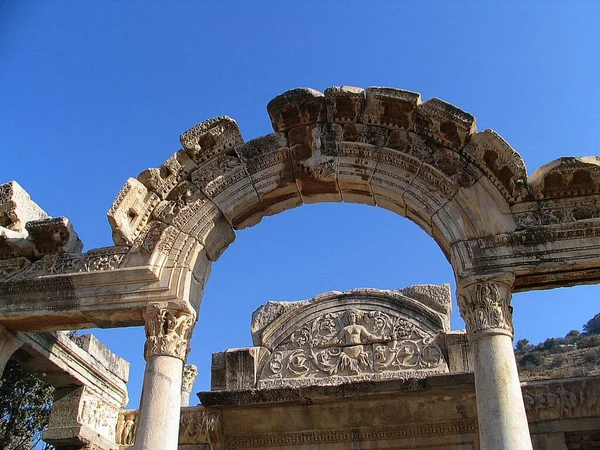 Byggd Århundradet För Att Hedra Den Romerske Kejsaren Hadrianus Framsidan — Stockfoto