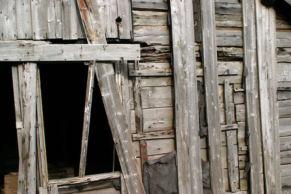 Stare Drewniane Ogrodzenie Oknem — Zdjęcie stockowe