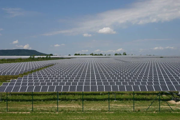 Painéis Solares Campo — Fotografia de Stock