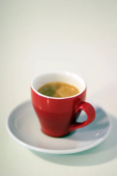 Tasse Kaffee Auf Dem Tisch — Stockfoto