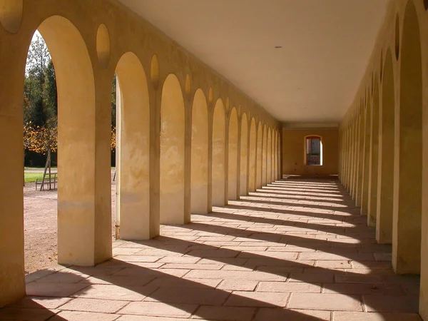 Malebný Pohled Majestátní Středověkou Hradní Architekturu — Stock fotografie