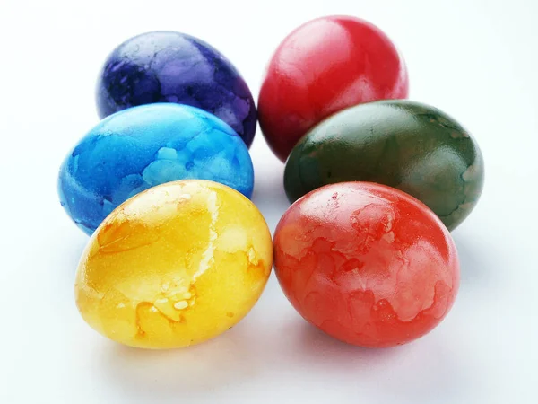 Красочные Раскрашенные Пасхальные Яйца — стоковое фото