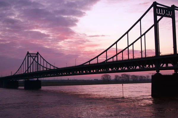 Most Wcześnie Rano Różowym Świetle — Zdjęcie stockowe