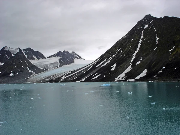 Spitsbergen Het Grootste Enige Permanent Bewoonde Eiland Van Spitsbergen Archipel — Stockfoto