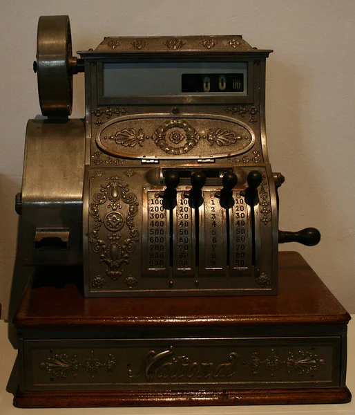 Старый Телефон Столе — стоковое фото