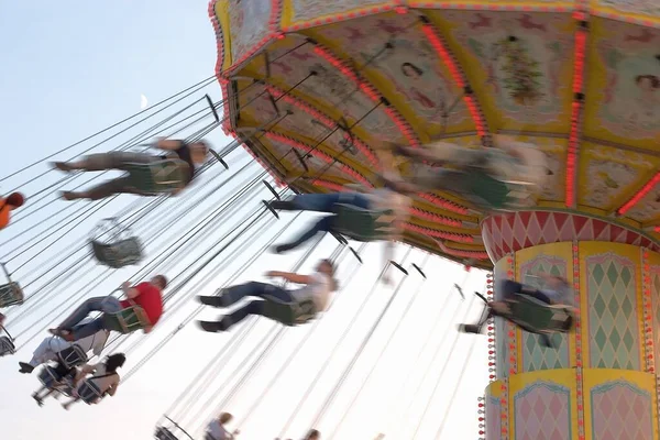 Atração Moderno Parque Diversões — Fotografia de Stock