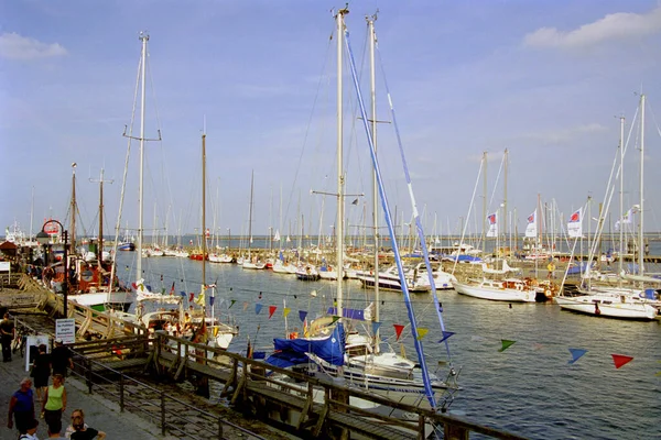 码头是一个专为游艇和小船设计的停泊港 — 图库照片