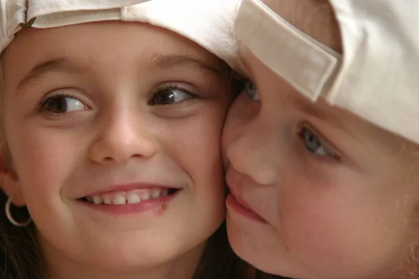 Niños Pequeños Hermosos Sonriendo —  Fotos de Stock