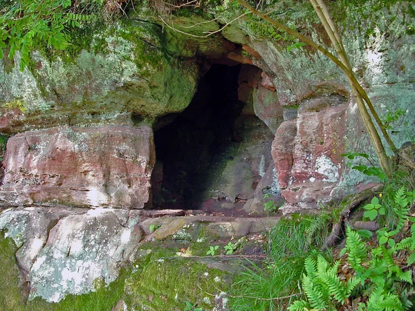 Die Höhle Den Bergen — Stockfoto