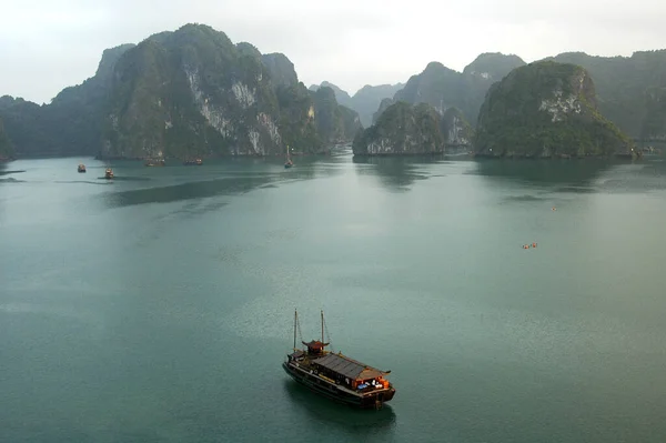 Kvällsstämning Världen Unescos Världsarv Halong Bay Vietnam — Stockfoto