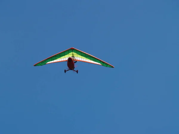 Papagaio Voando Céu — Fotografia de Stock